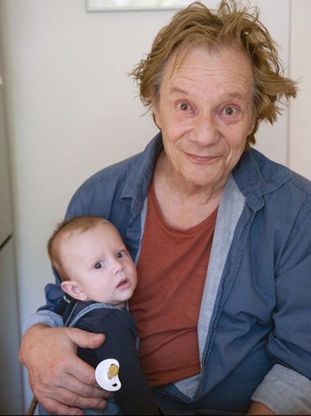 Wim van Deurzen met kleinzoon